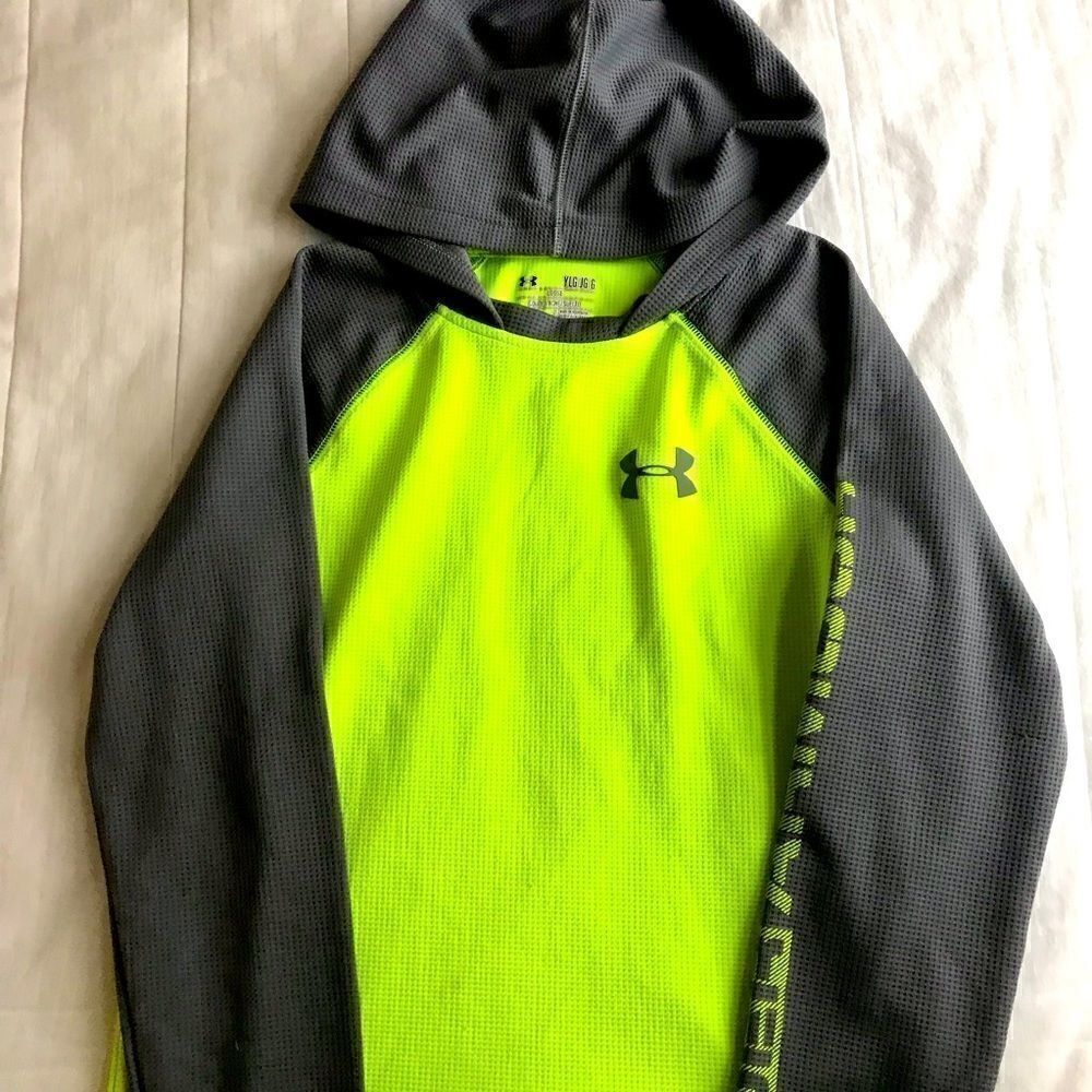 Under Armour boys hoodie shirt size YLG